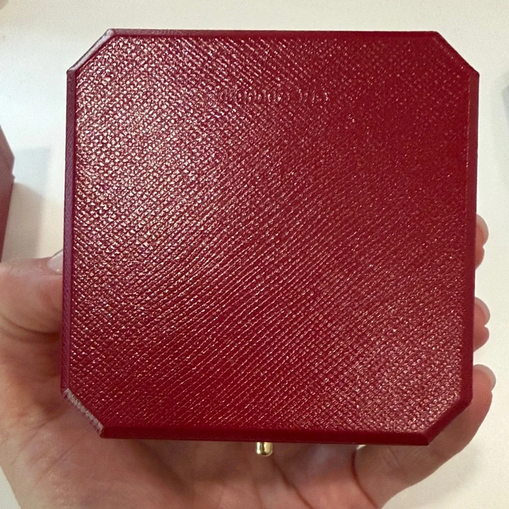 Cartier Red and Black Jewelry Box with Gold Detailing - Picture 5 of 7